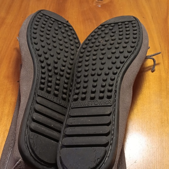 Minnetonka Mocassins Size 11 - Picture 8 of 10